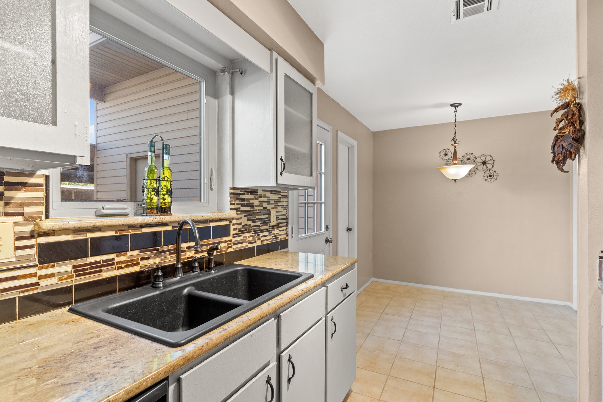 8400 Jamestown Dr, Austin, TX 78758, USA Photo 15