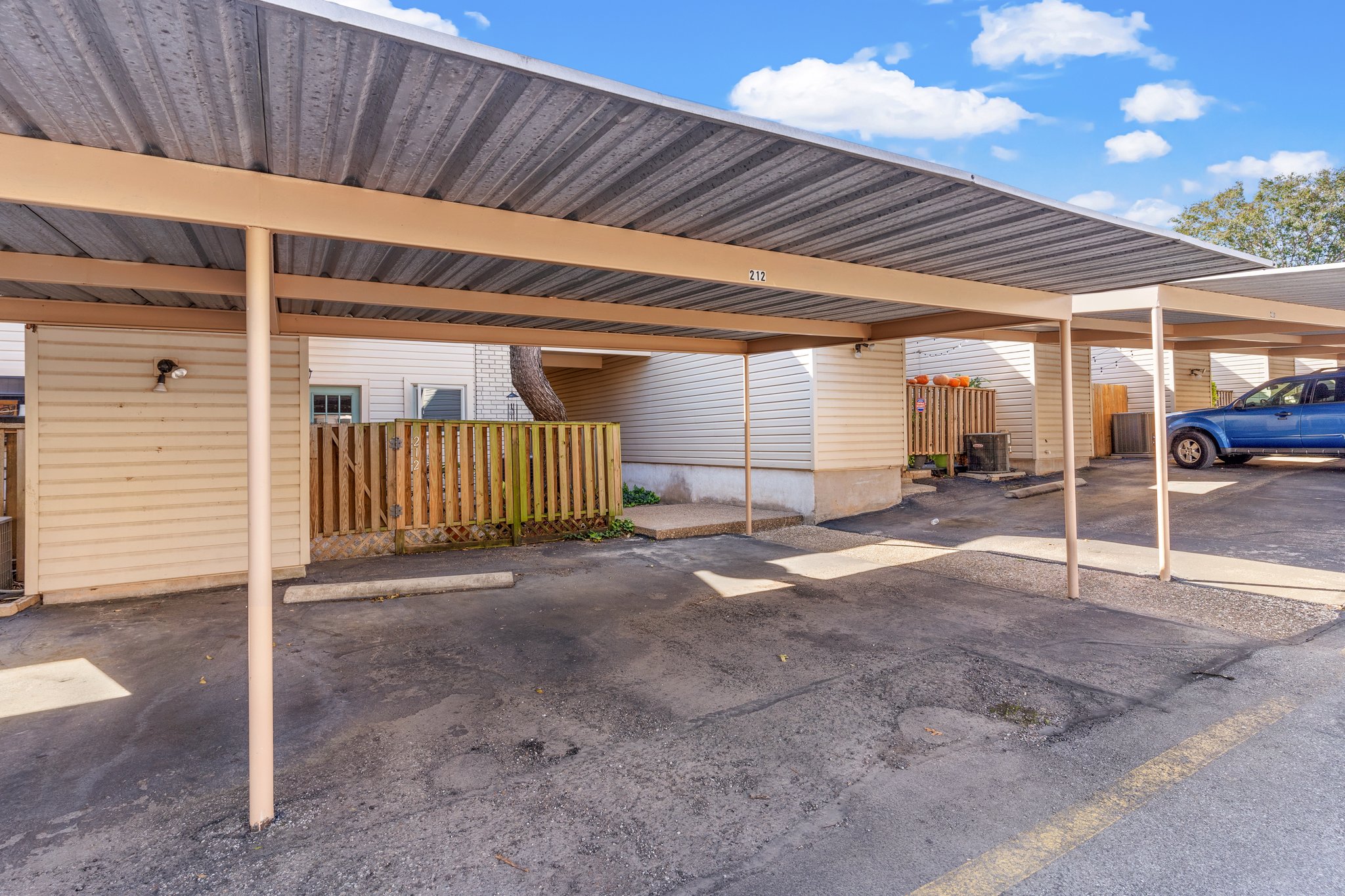 8400 Jamestown Dr, Austin, TX 78758, USA Photo 21