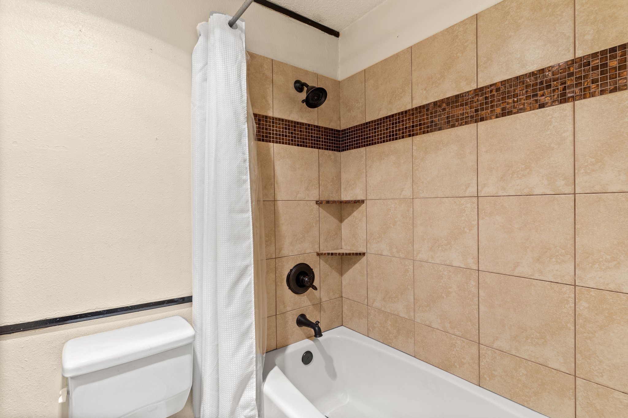 8400 Jamestown Dr, Austin, TX 78758, USA Photo 27