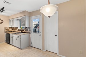 8400 Jamestown Dr, Austin, TX 78758, USA Photo 11