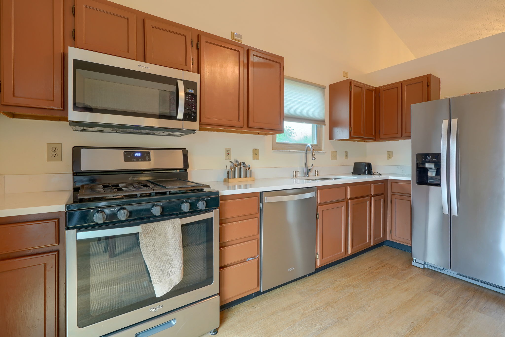 8401 Priestley Dr (12)