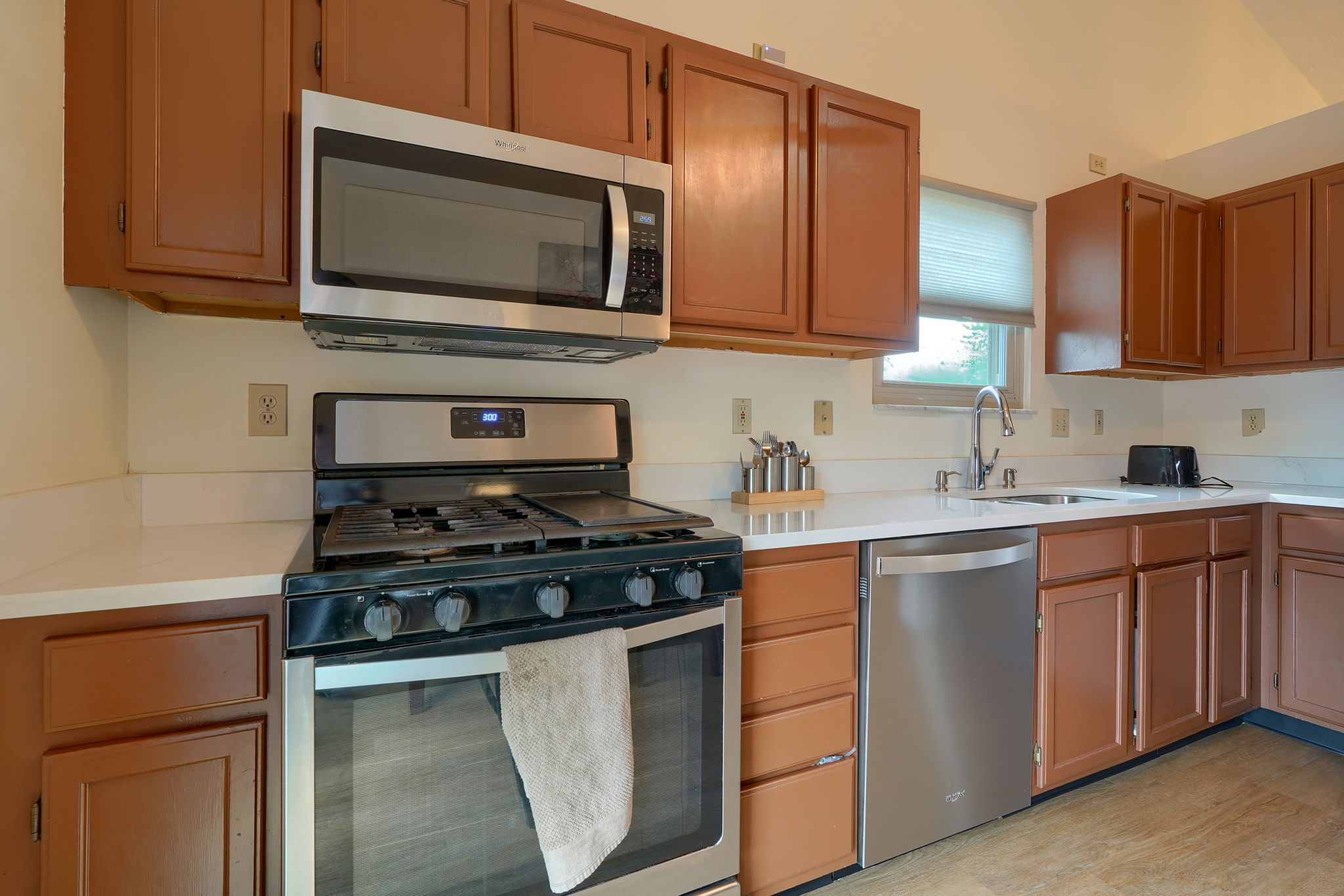 8401 Priestley Dr (13)
