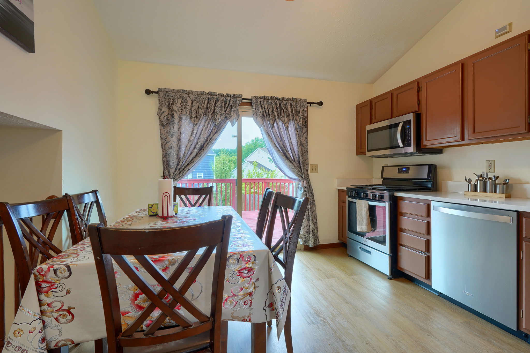 8401 Priestley Dr (14)