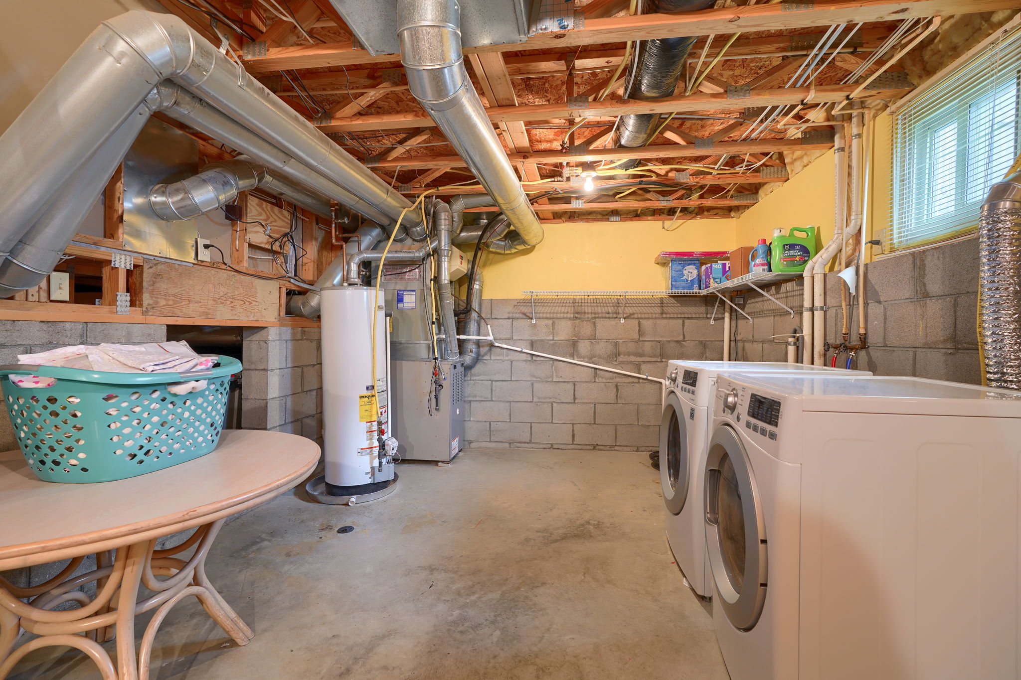 8401 Priestley Dr (27)