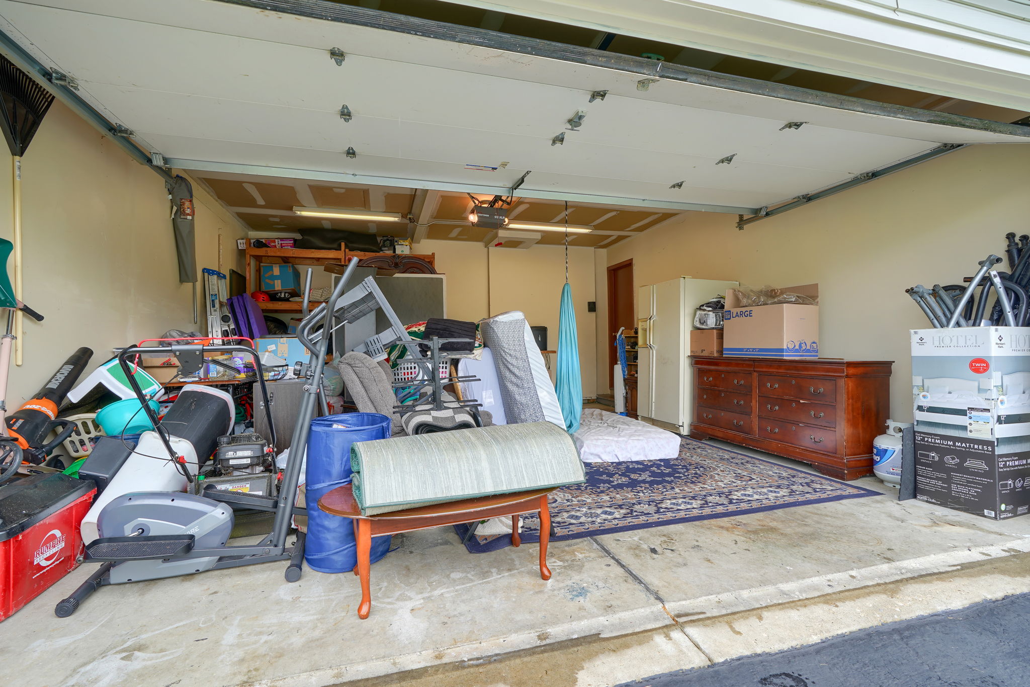 8401 Priestley Dr (29)