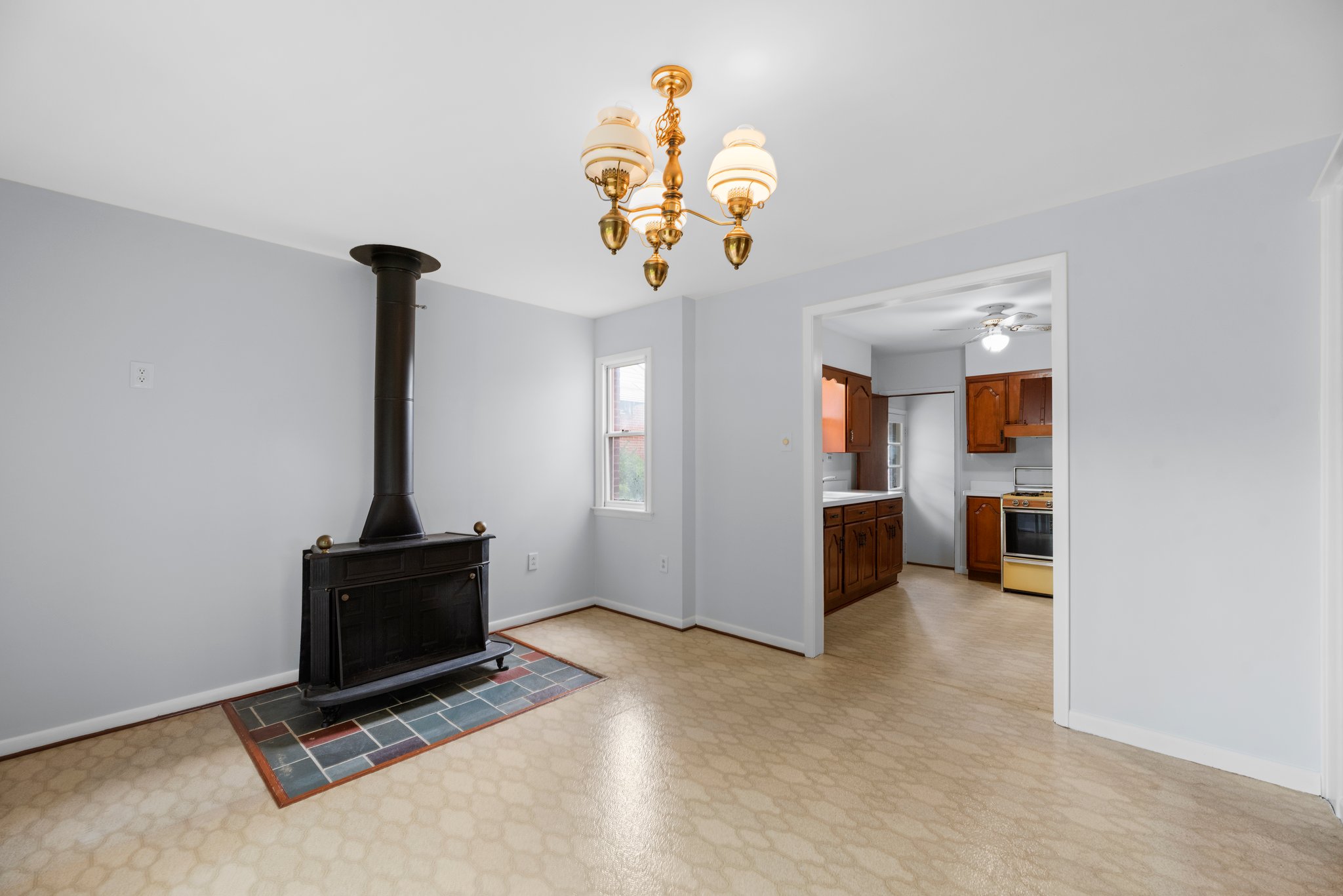 17. Family room.JPG