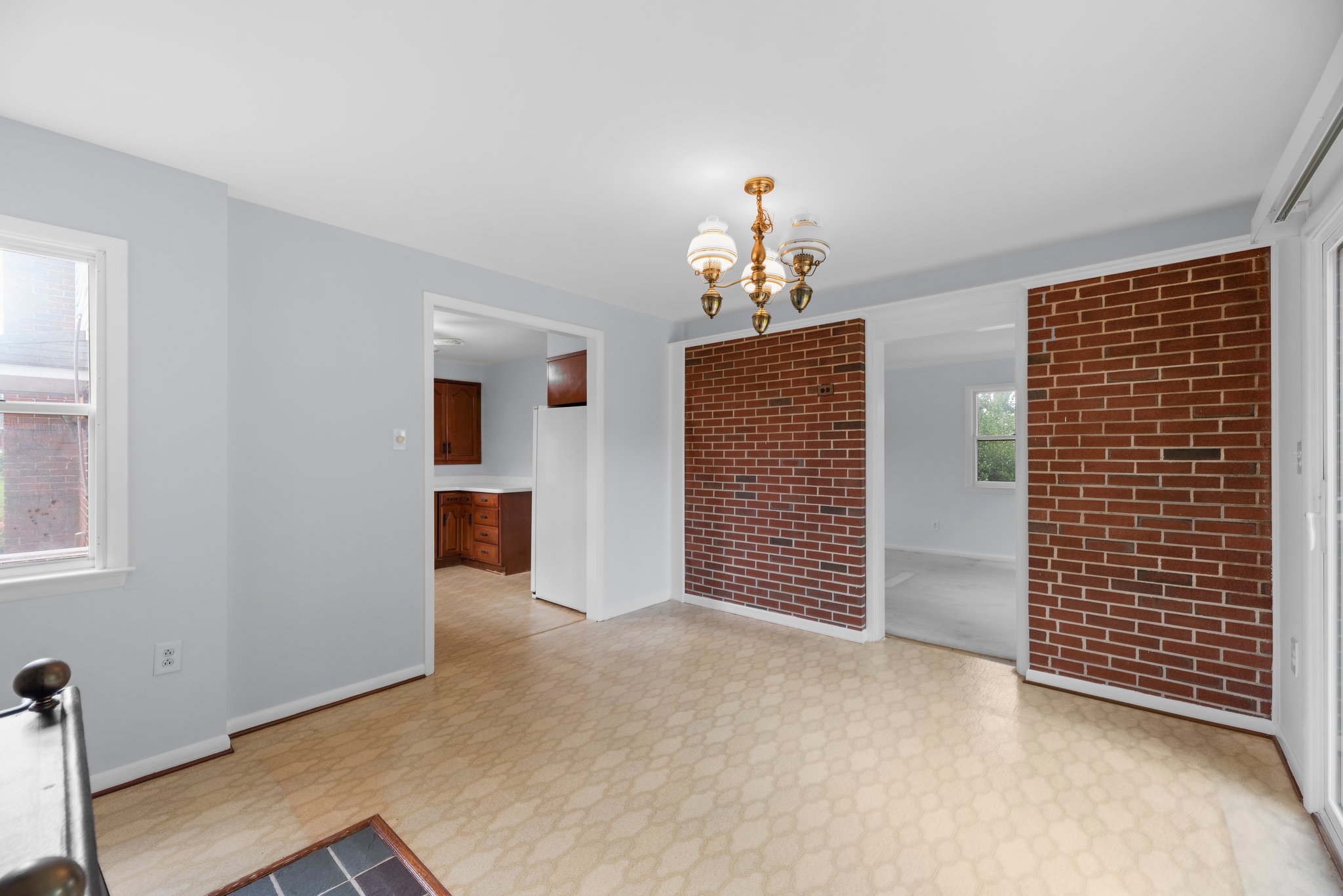 16. Family room.JPG
