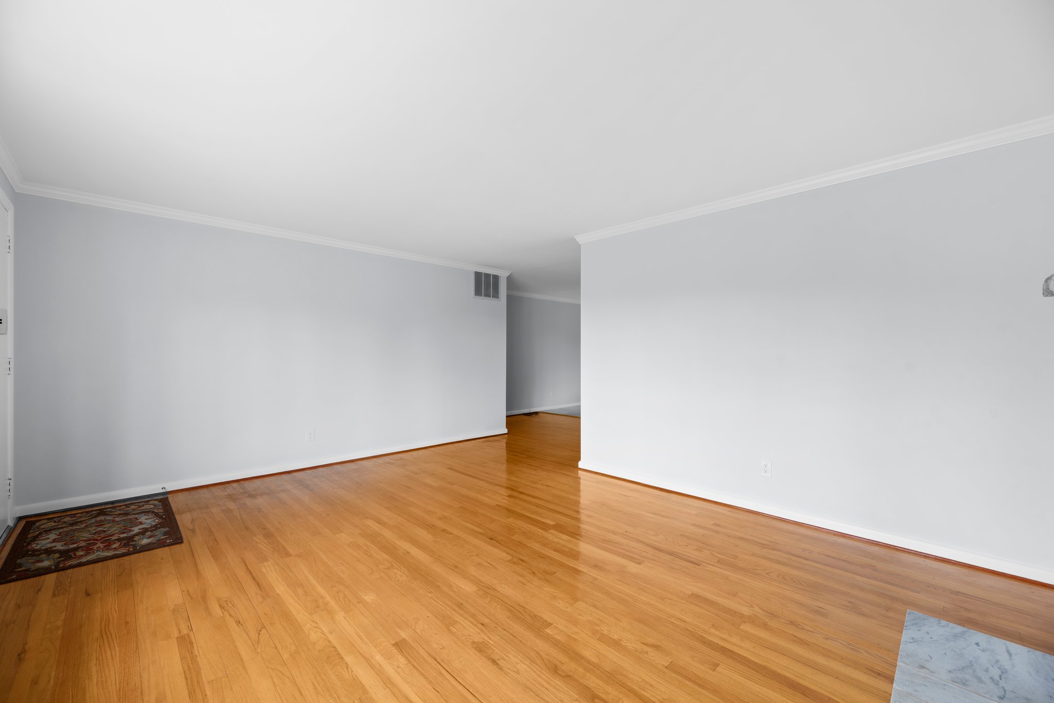 07. Living room.JPG