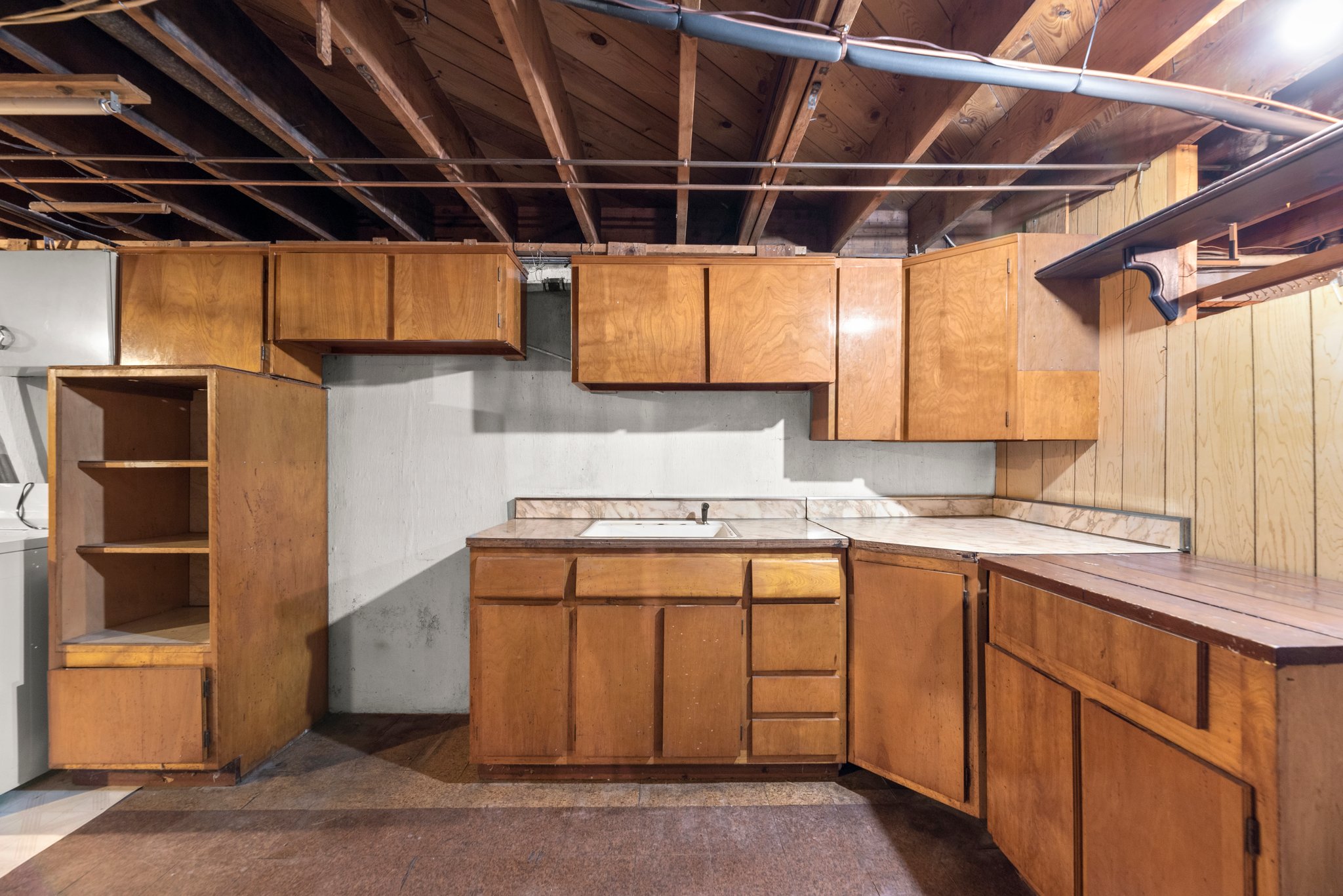 33. Wet bar.JPG