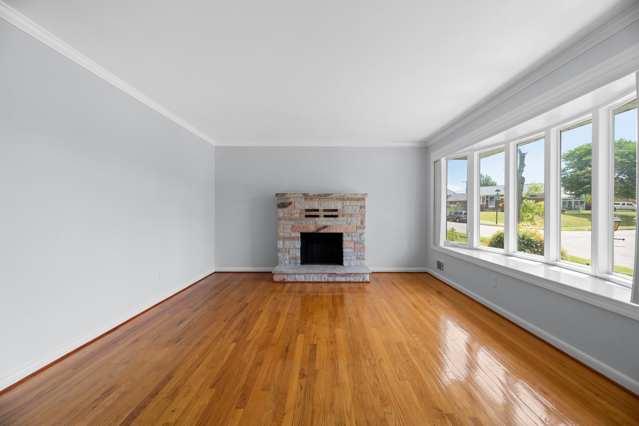 05. Living room.JPG