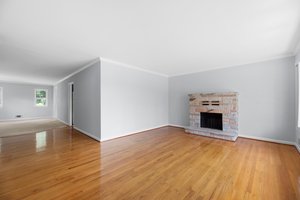 04. Living room.JPG