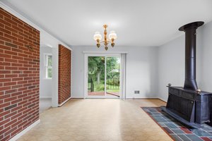 15. Family room.JPG