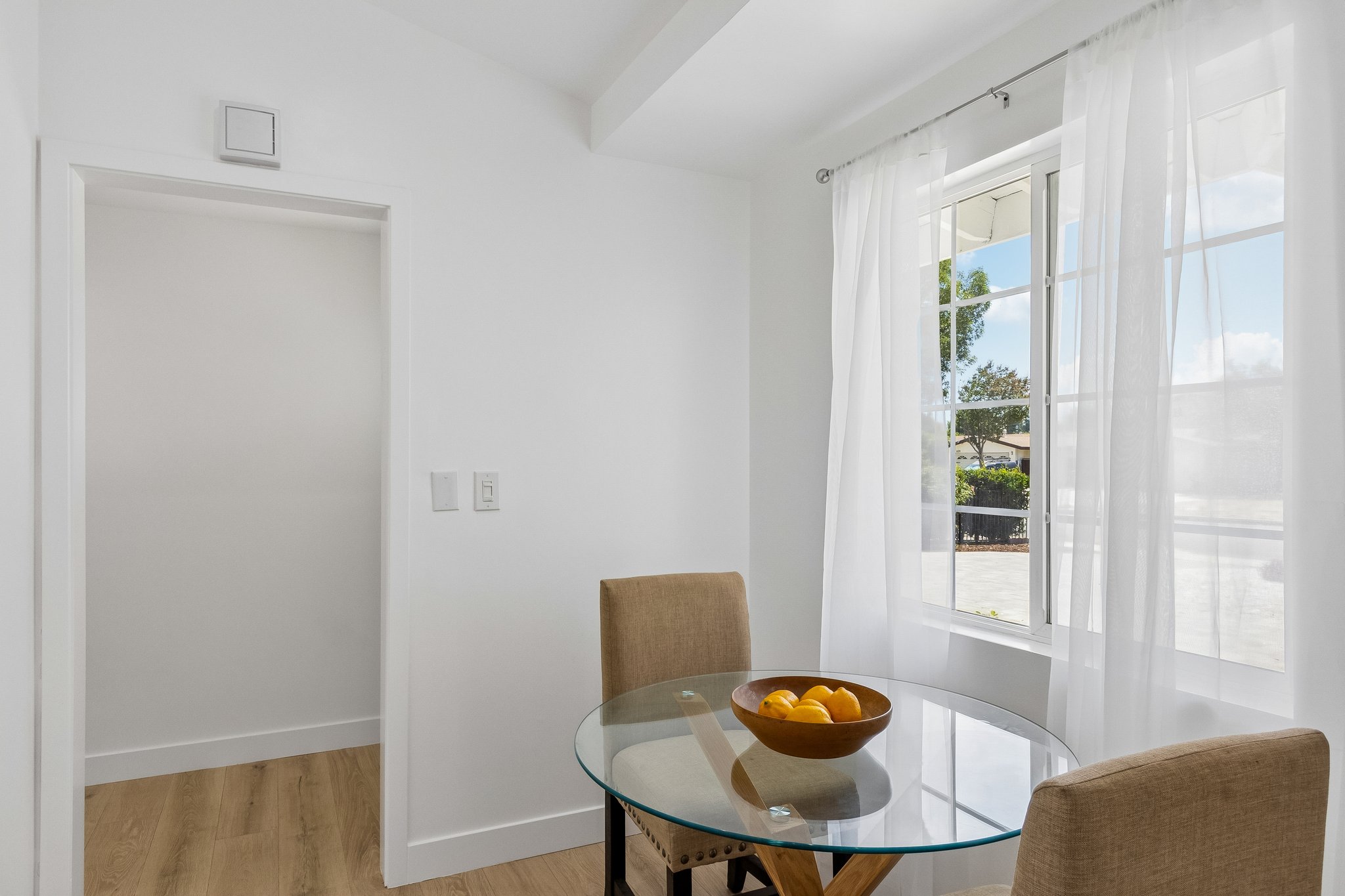 Cozycroft Ave-S2706-014.jpg