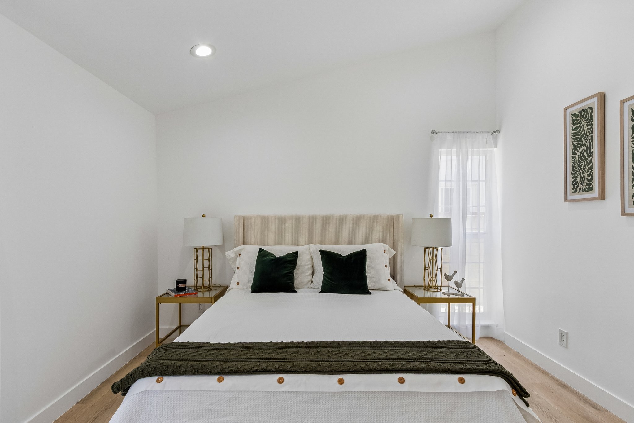 Cozycroft Ave-S2706-022.jpg