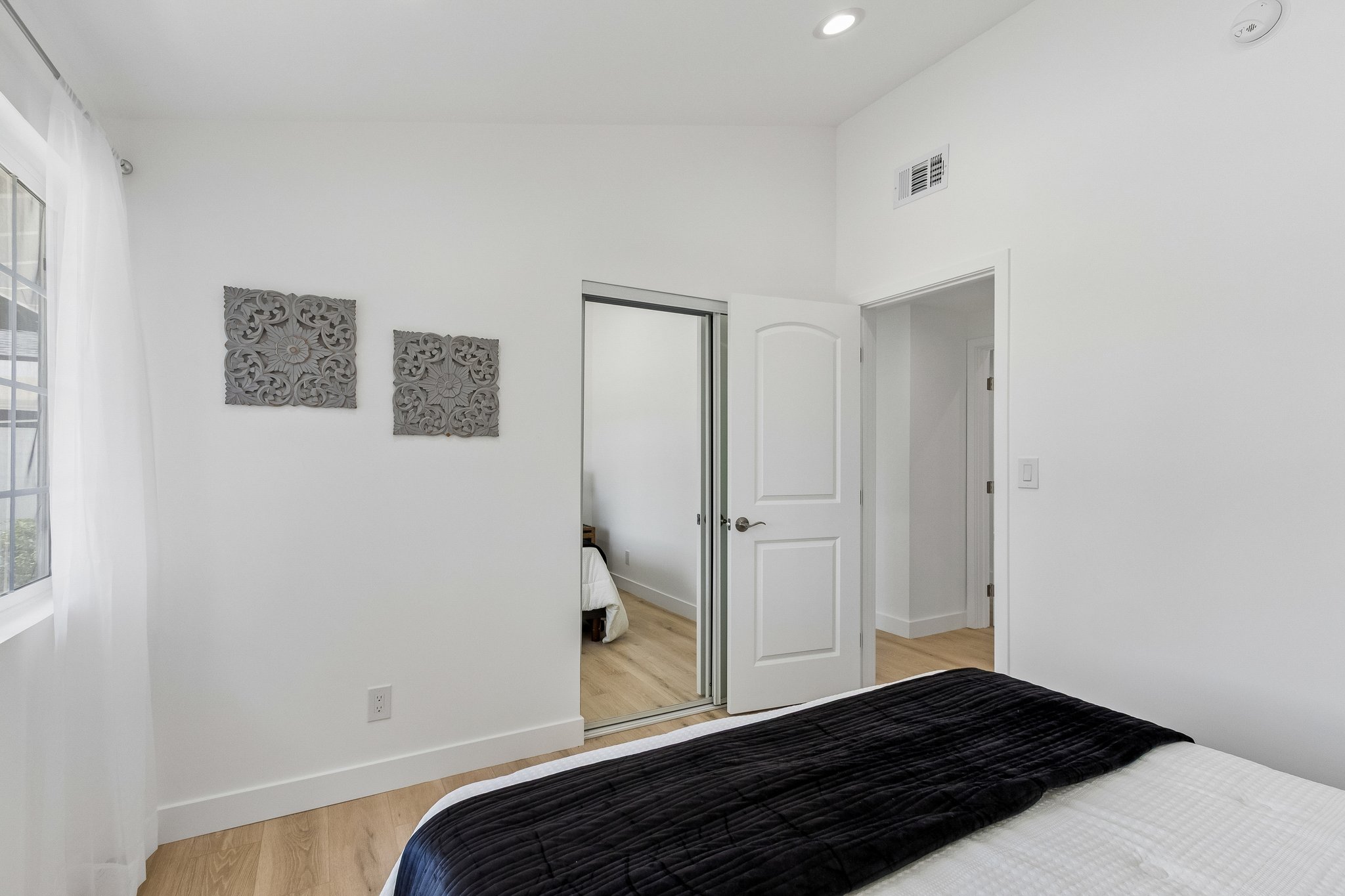 Cozycroft Ave-S2706-027.jpg