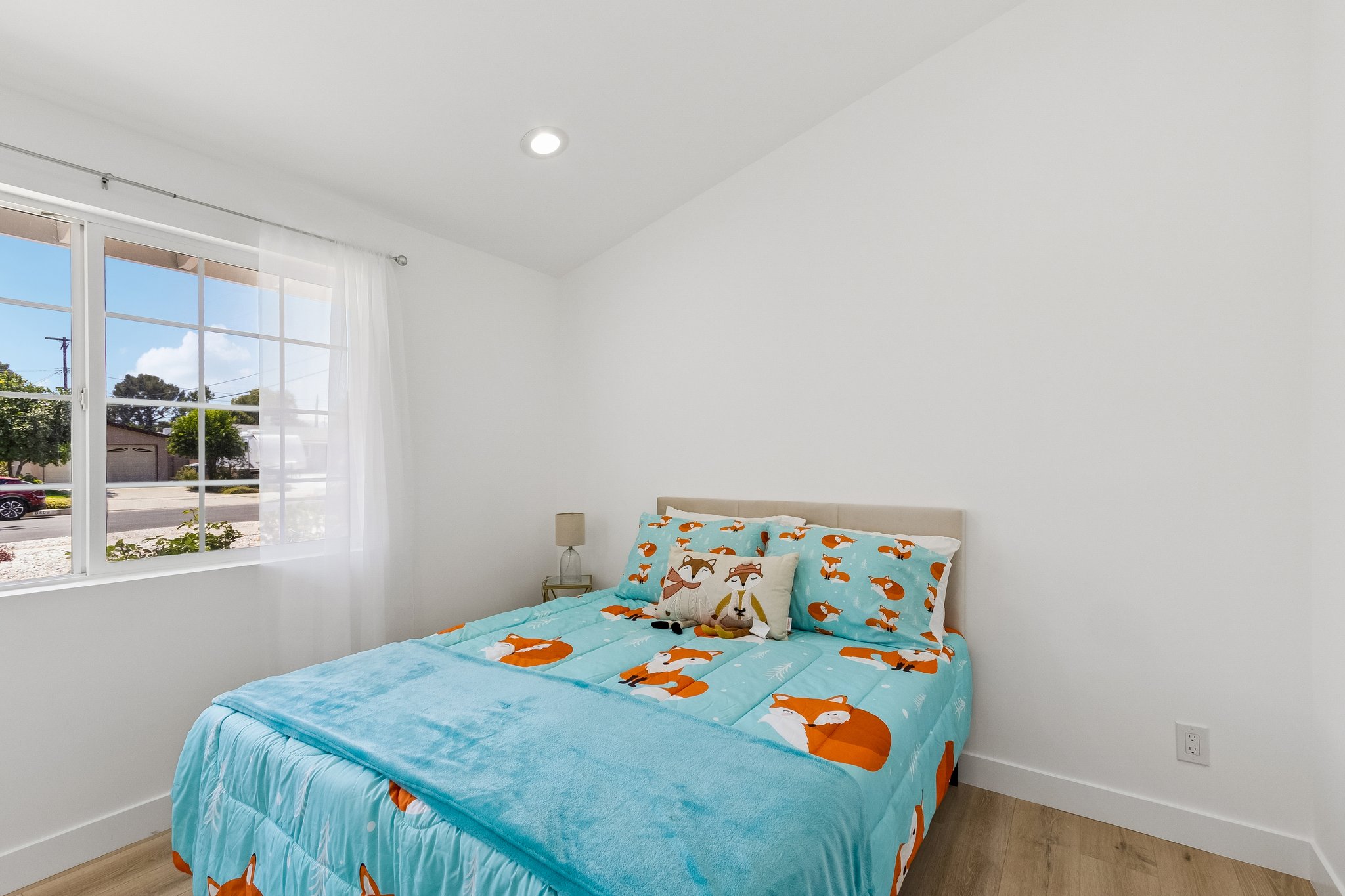 Cozycroft Ave-S2706-030.jpg