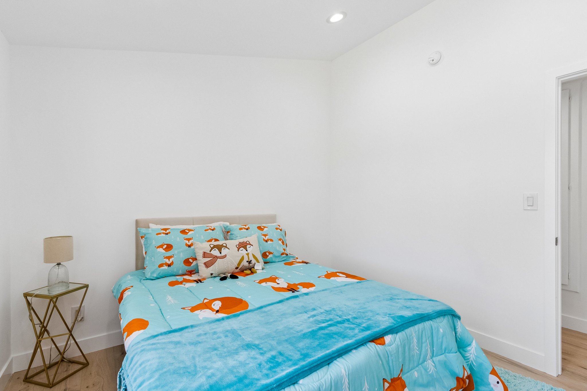 Cozycroft Ave-S2706-032.jpg