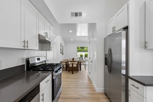 Cozycroft Ave-S2706-018.jpg