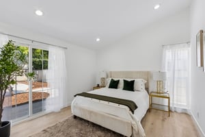 Cozycroft Ave-S2706-019.jpg