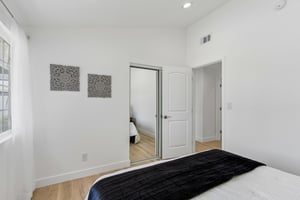 Cozycroft Ave-S2706-027.jpg