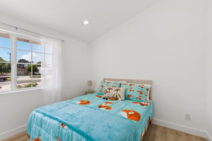 Cozycroft Ave-S2706-030.jpg