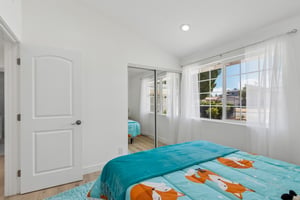 Cozycroft Ave-S2706-031.jpg
