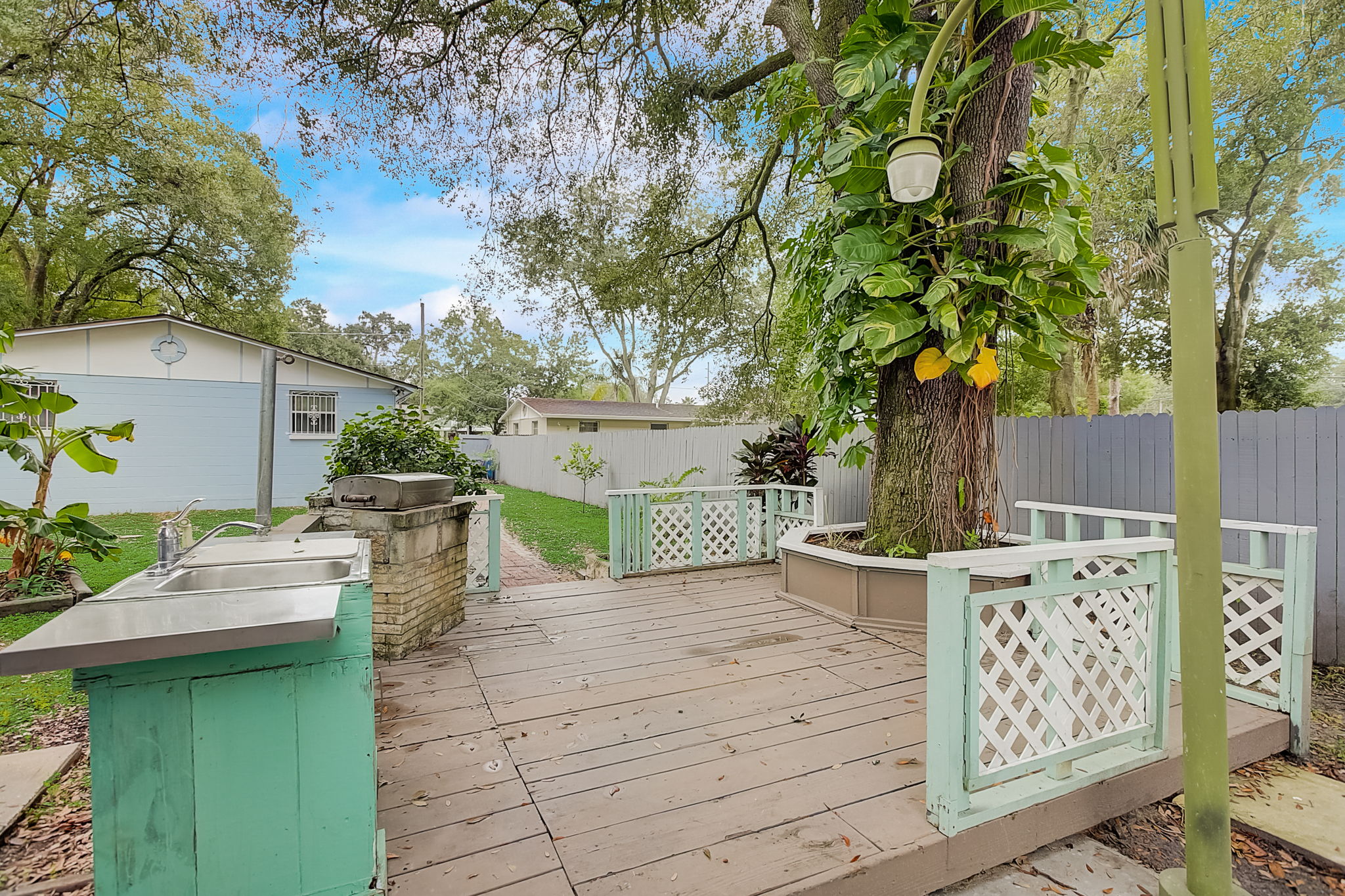 Packwood Ave-037