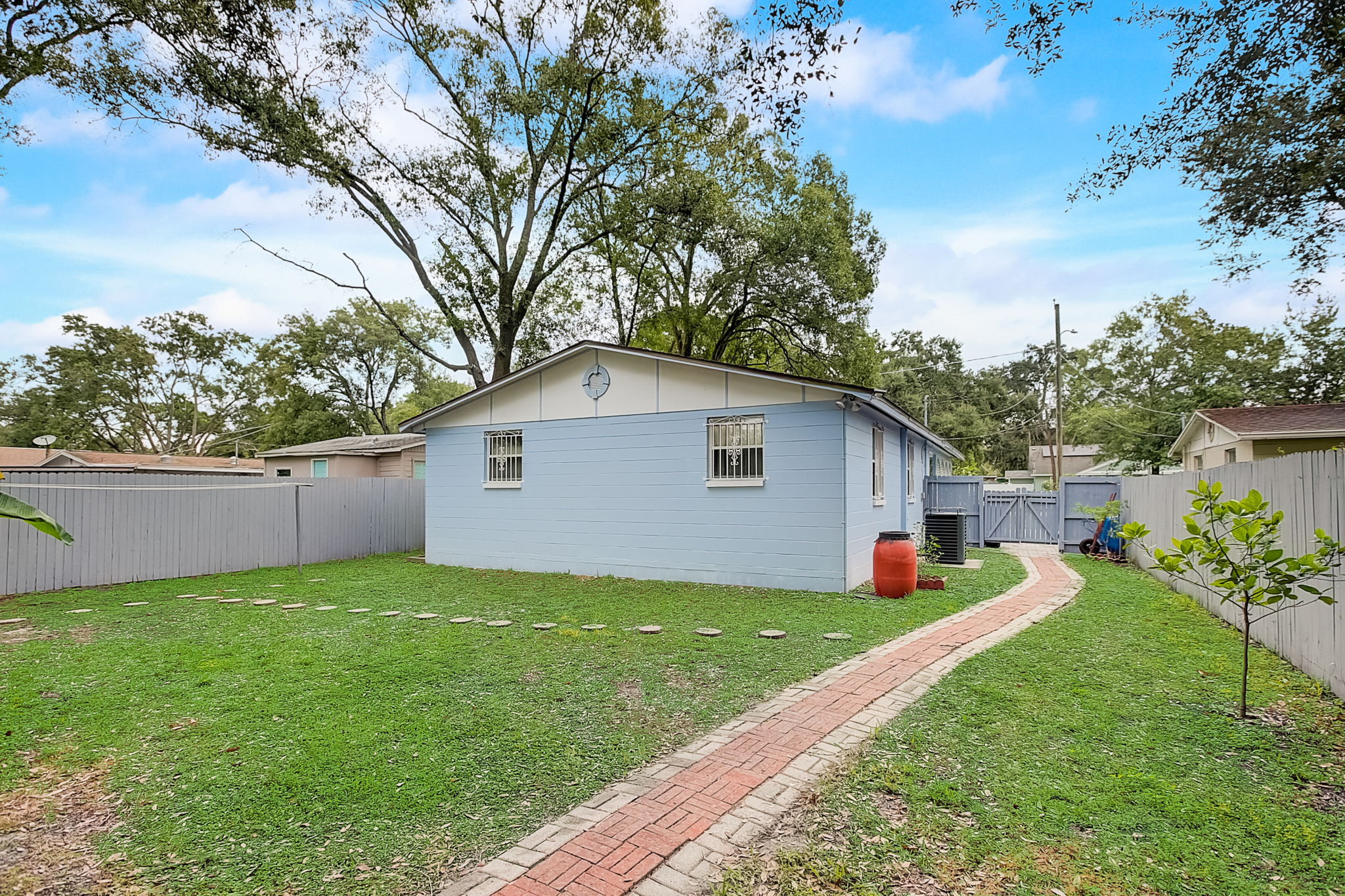 Packwood Ave-032
