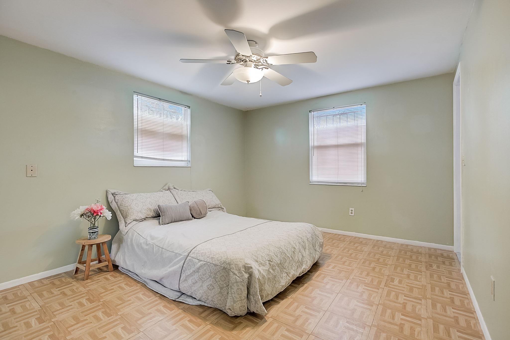 Packwood Ave-026