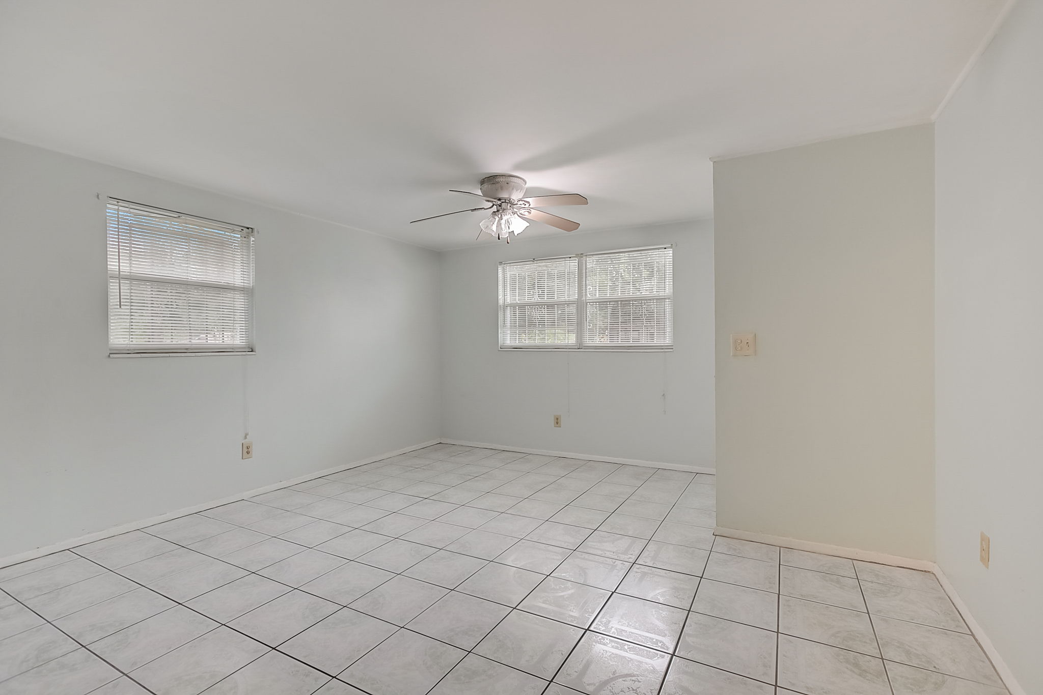 Packwood Ave-008
