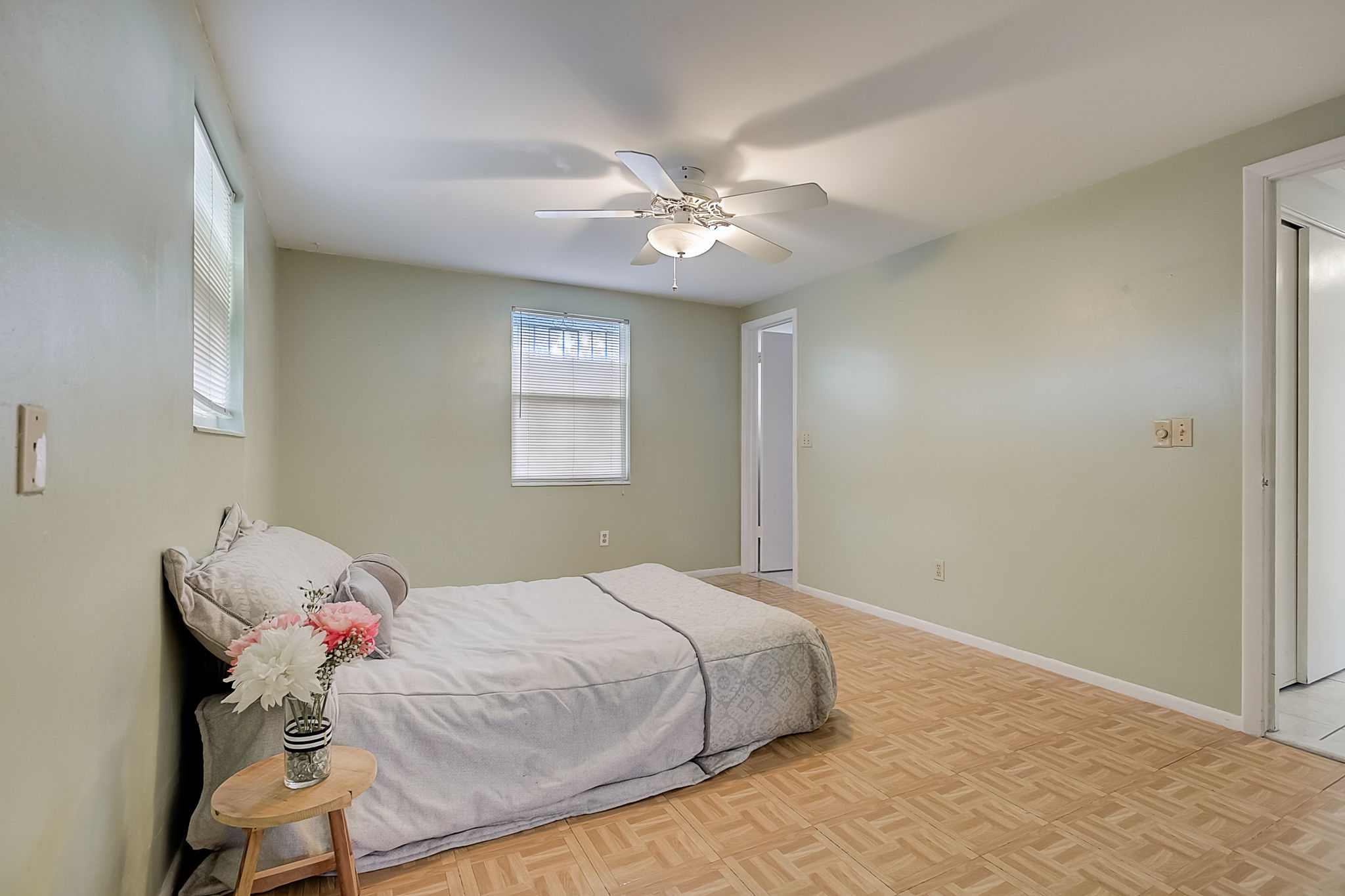 Packwood Ave-027