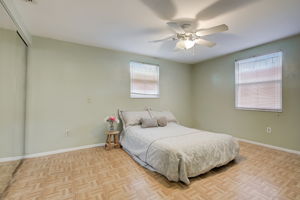 Packwood Ave-025