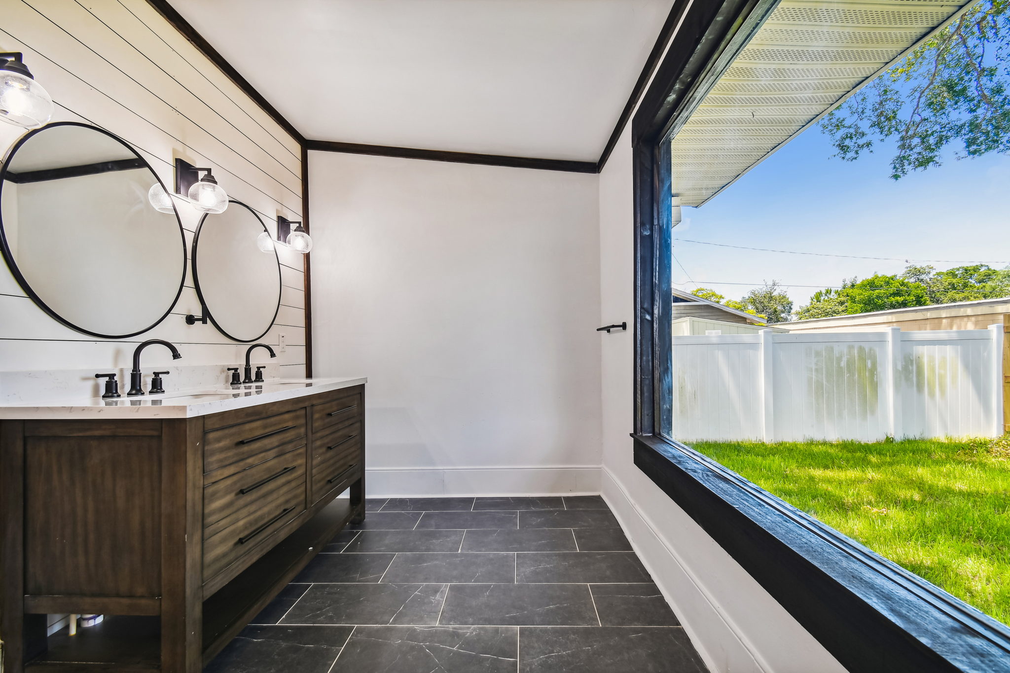 15-8405 N Arden Ave Tampa, FL