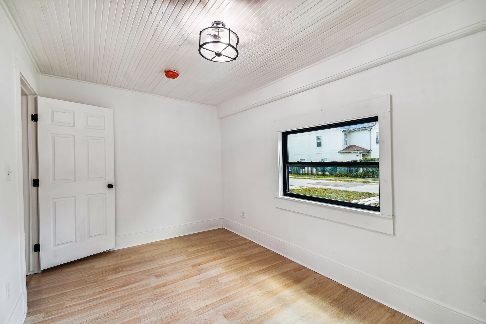 46-8405 N Arden Ave Tampa, FL