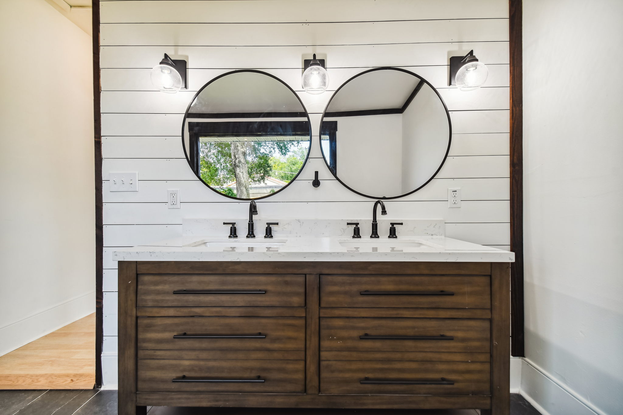 18-8405 N Arden Ave Tampa, FL