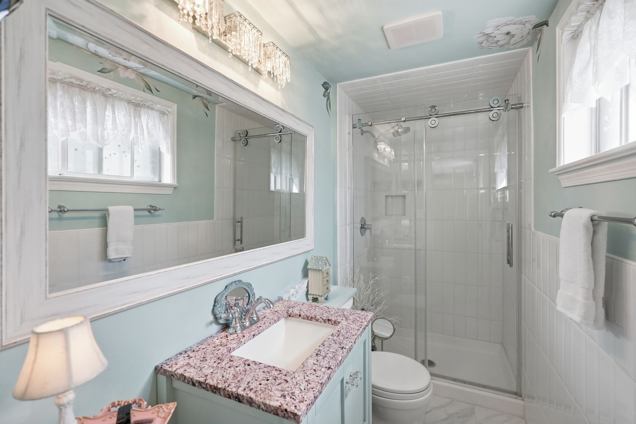 Ensuite Primary Bathroom