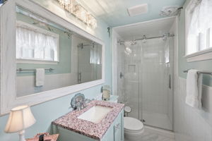 Ensuite Primary Bathroom