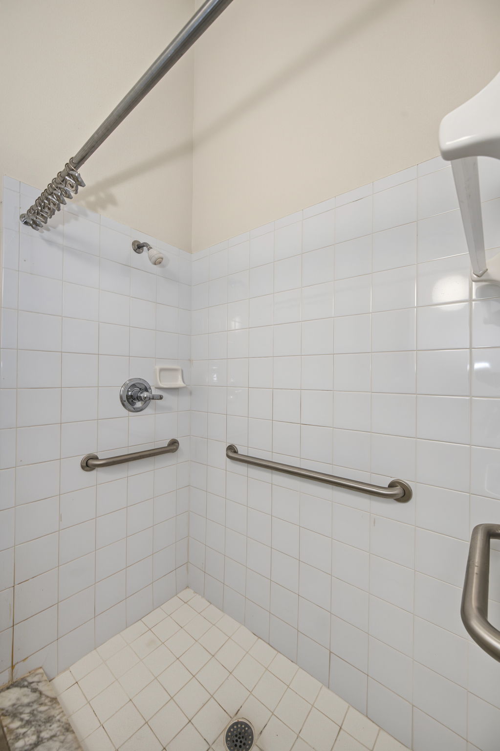 Primary Bathroom 1b