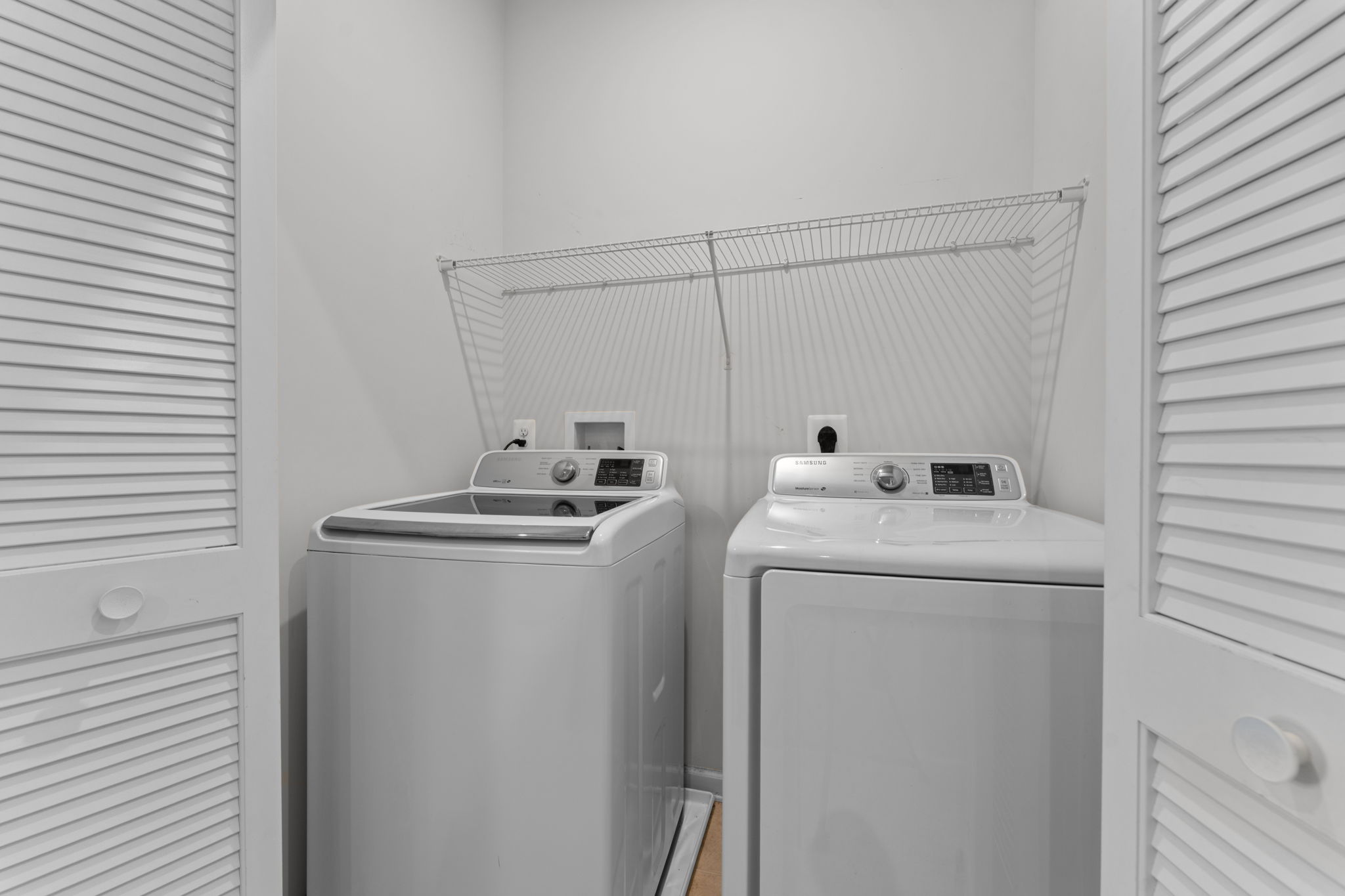 Washer & Dryer - Upper Level