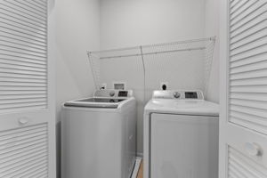 Washer & Dryer - Upper Level