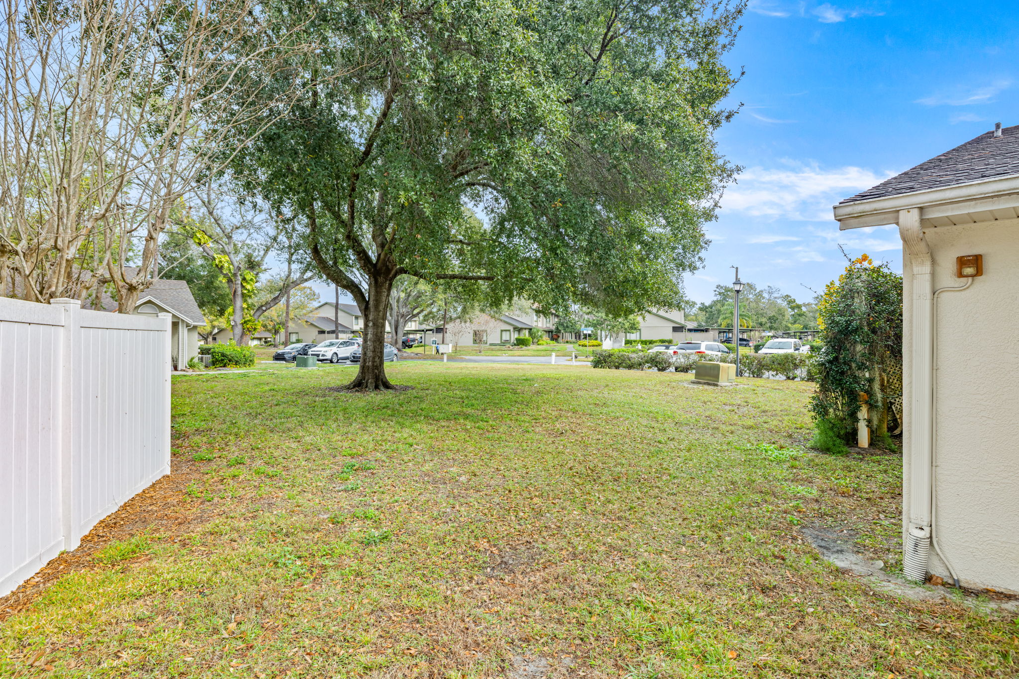 21 - 8408 Terrace Meadows Ct, Temple Terrace, FL 33637