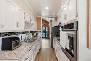 012_F8_8409 La Docena Ln