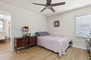 021_F8_8409 La Docena Ln