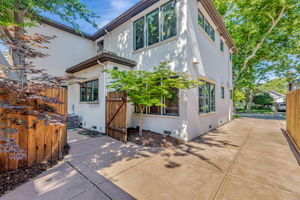 049_841 43rd St  Sacramento