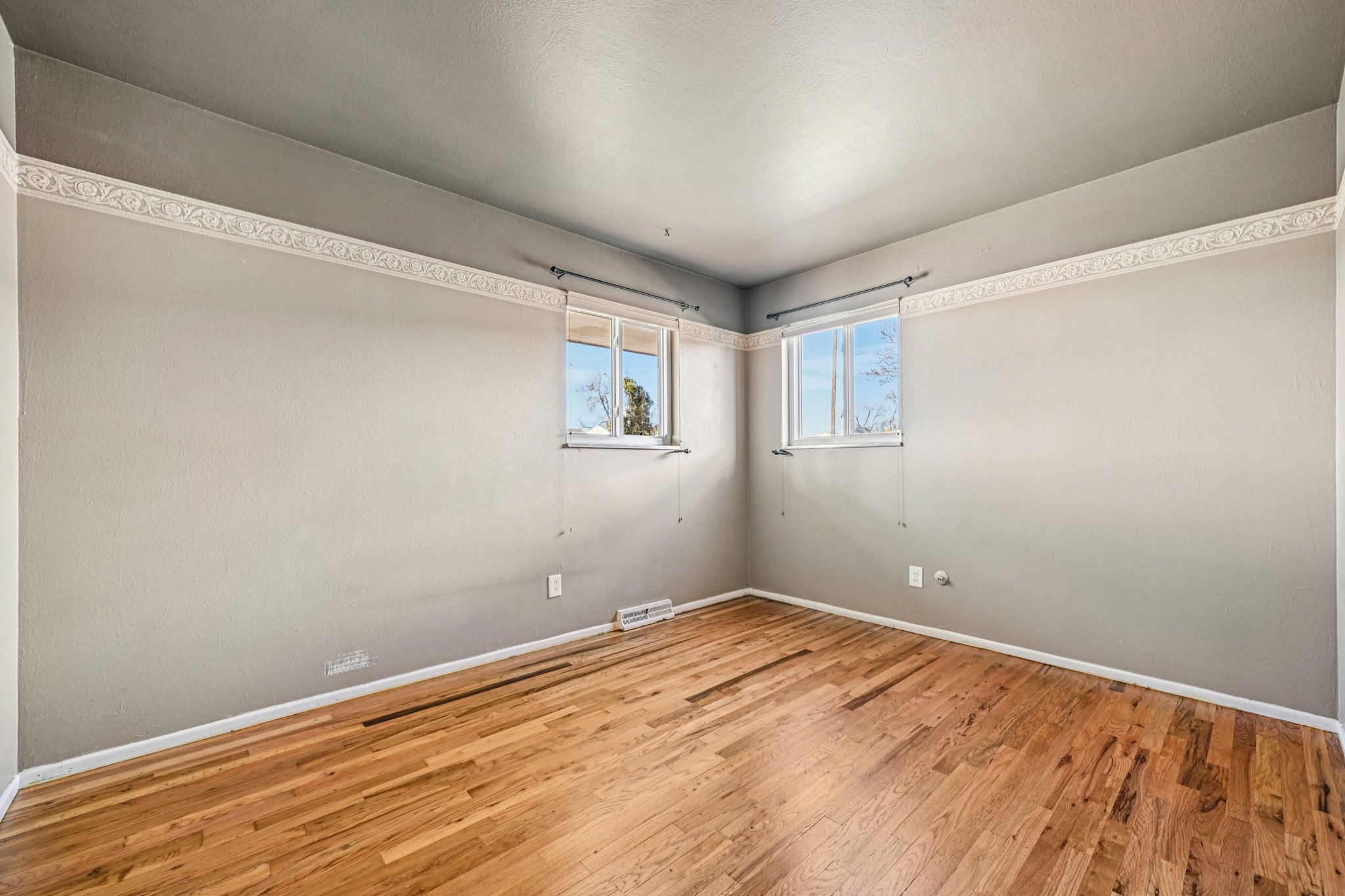 Bronco Rd-S1103-026.jpg