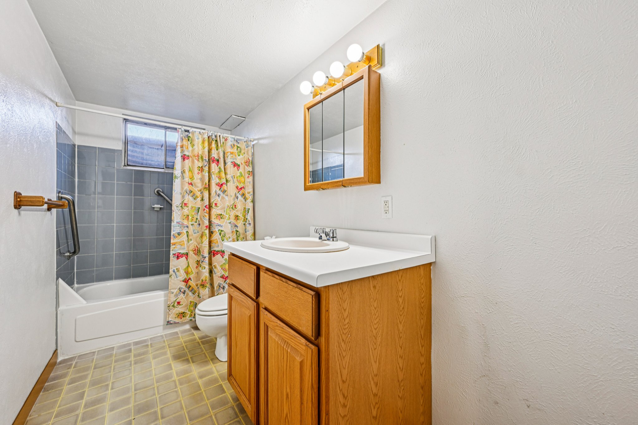 Bronco Rd-S1103-035.jpg