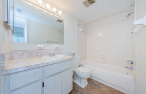 Bathroom 1a