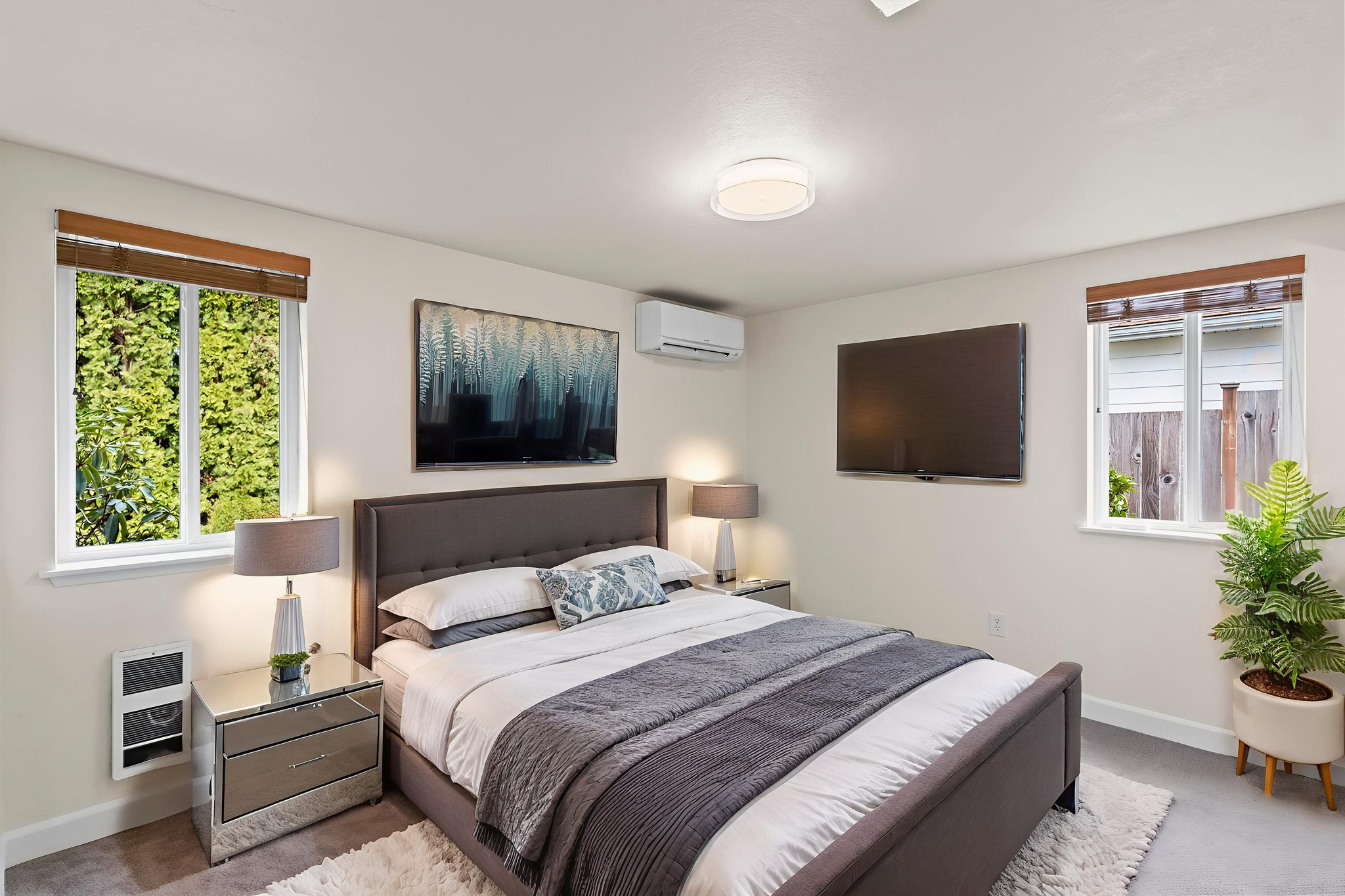 P1534432 virtually staged.jpeg