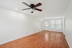 Avenue L-0606-014.jpg