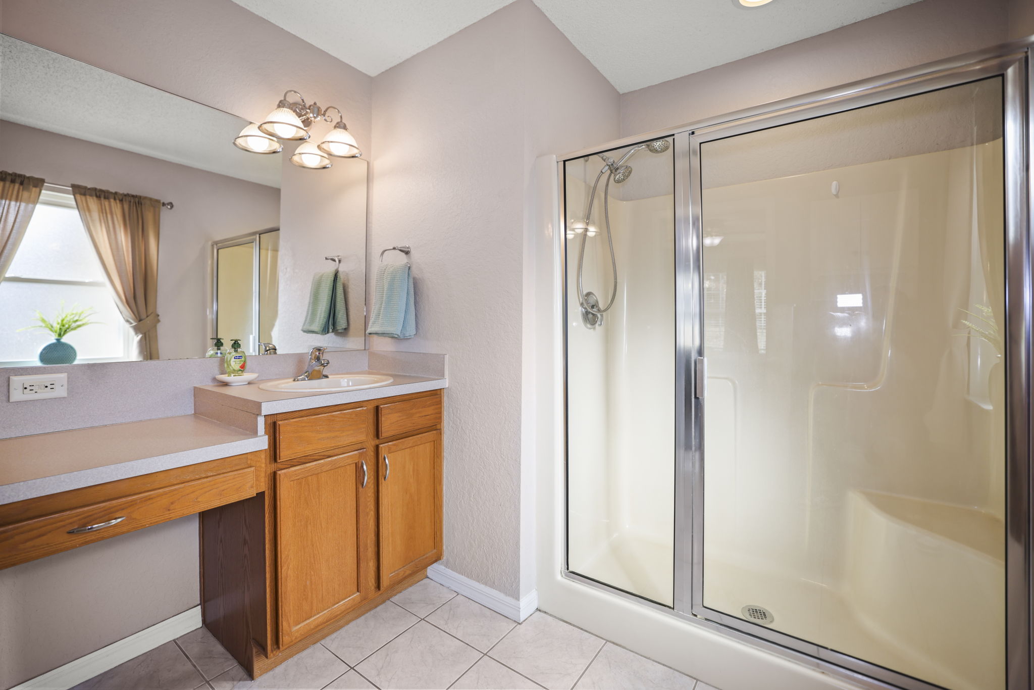 Bathroom 1 - 495A4412